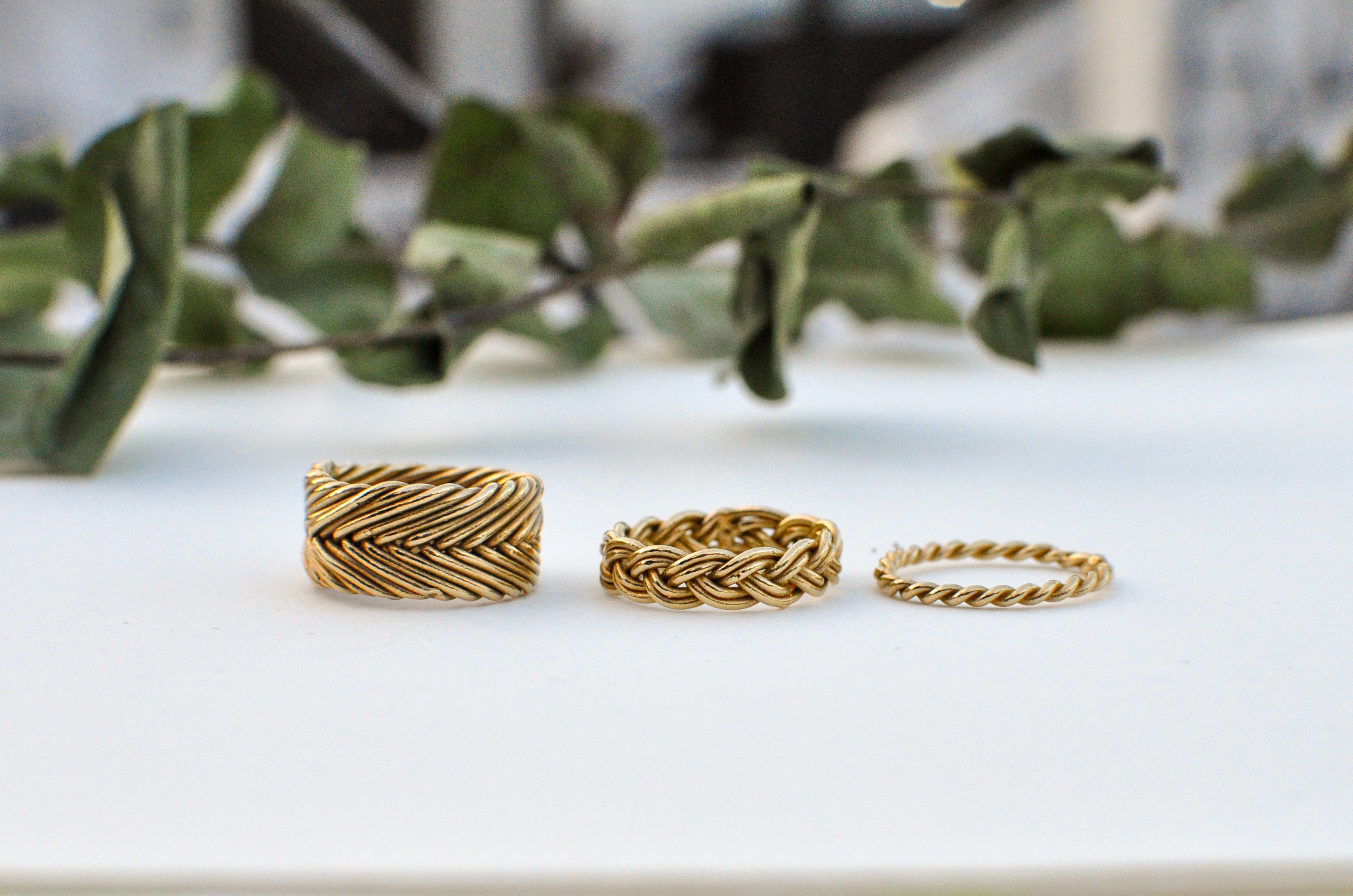 Rings in gold vermeil with handcrafted woven band detail